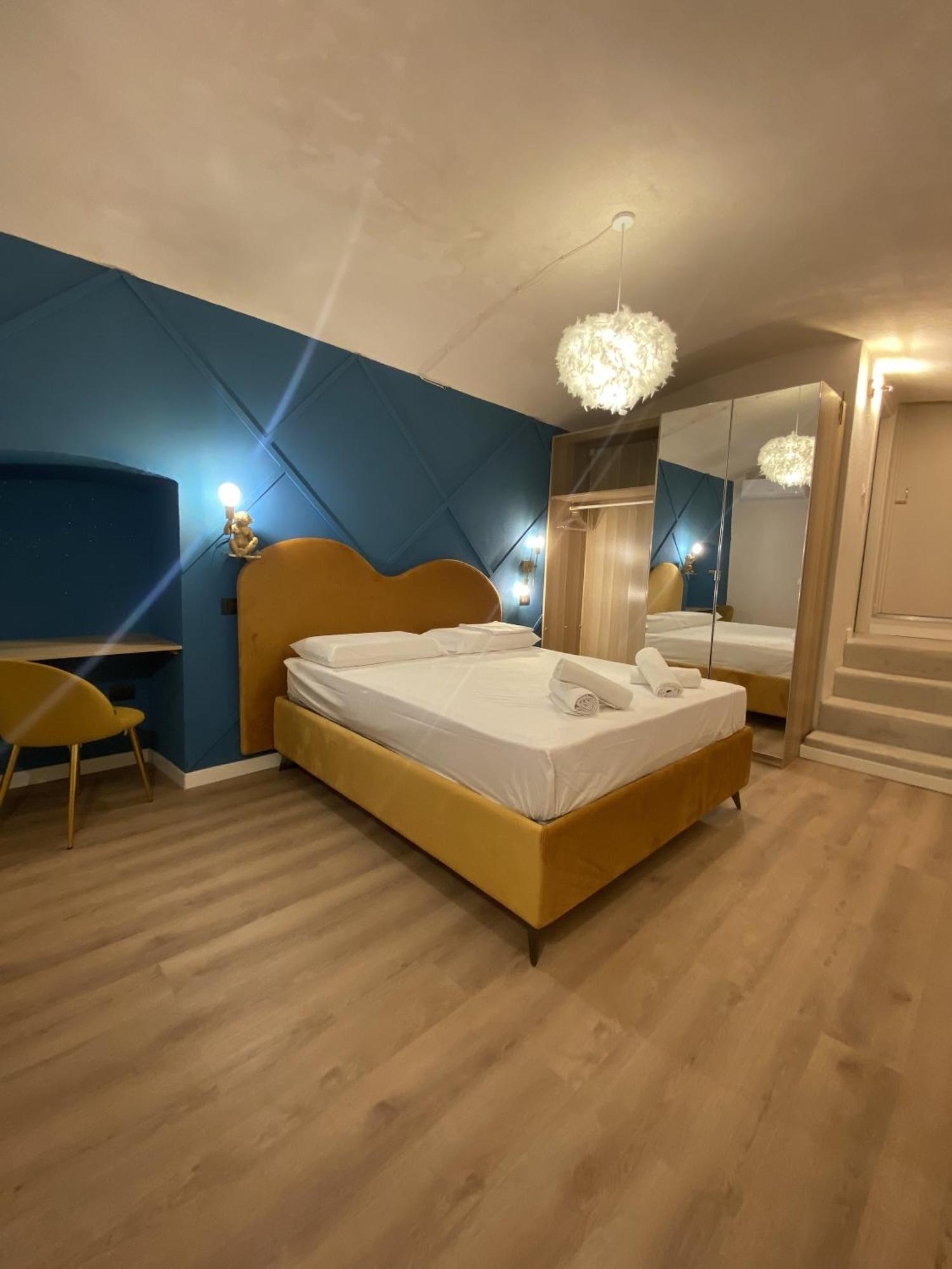 Quiet And Stylish - Bari City Center, Minutes To Station Екстериор снимка